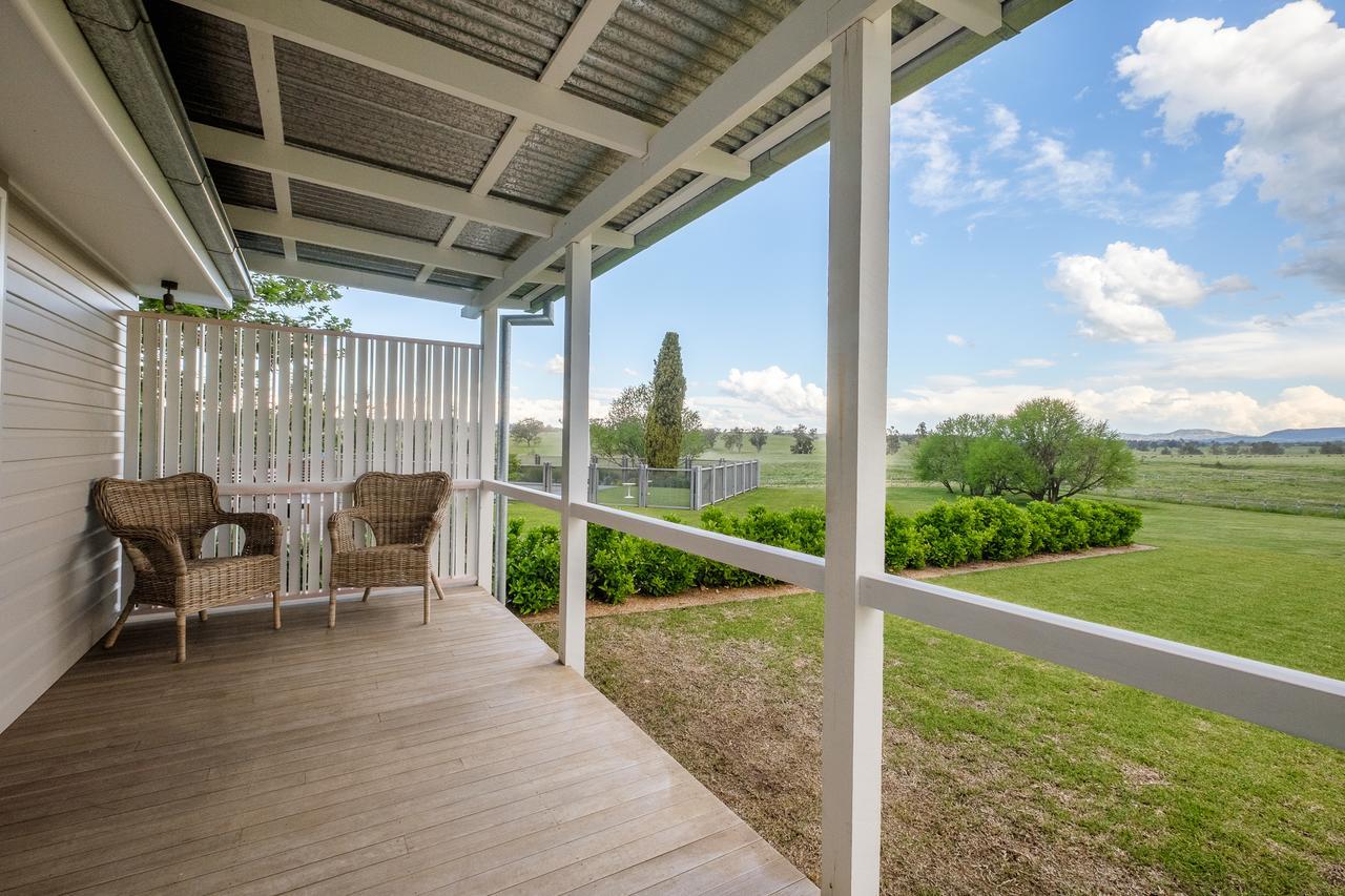 Goonoo Goonoo Station Hotel Tamworth Buitenkant foto A view from the balcony of a two-bedroom apartment at the Village at the Park