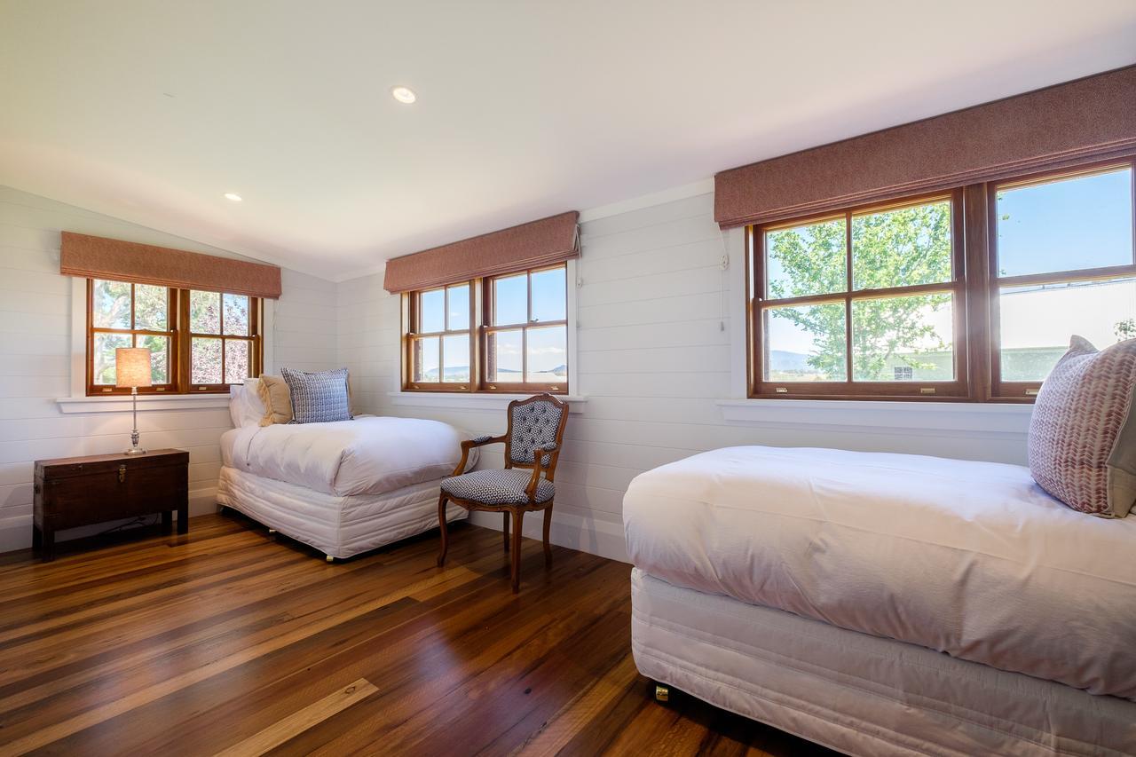 Goonoo Goonoo Station Hotel Tamworth Buitenkant foto A bedroom at the hotel